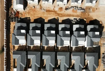 The Difference Between Custom Builders And Volume Builders